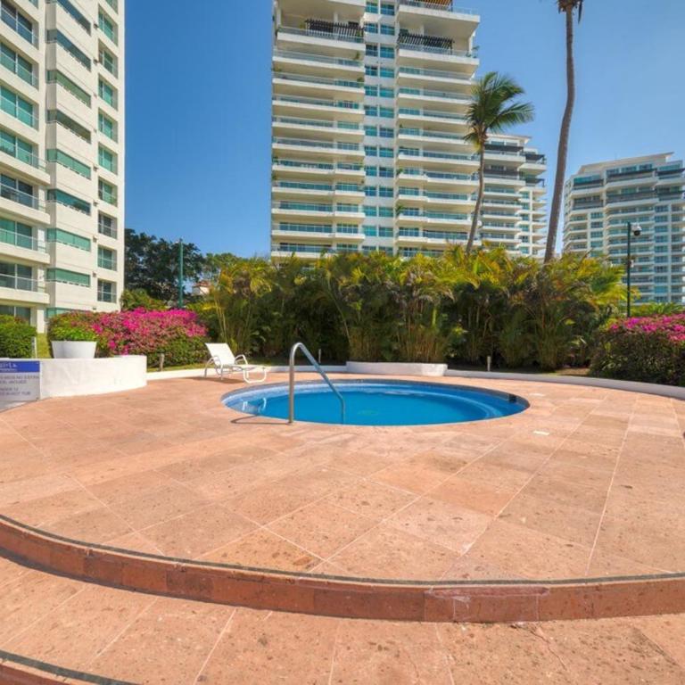 Luxury Oceanfront 4BR Condo - Pool - Ocean View - Casa - 81