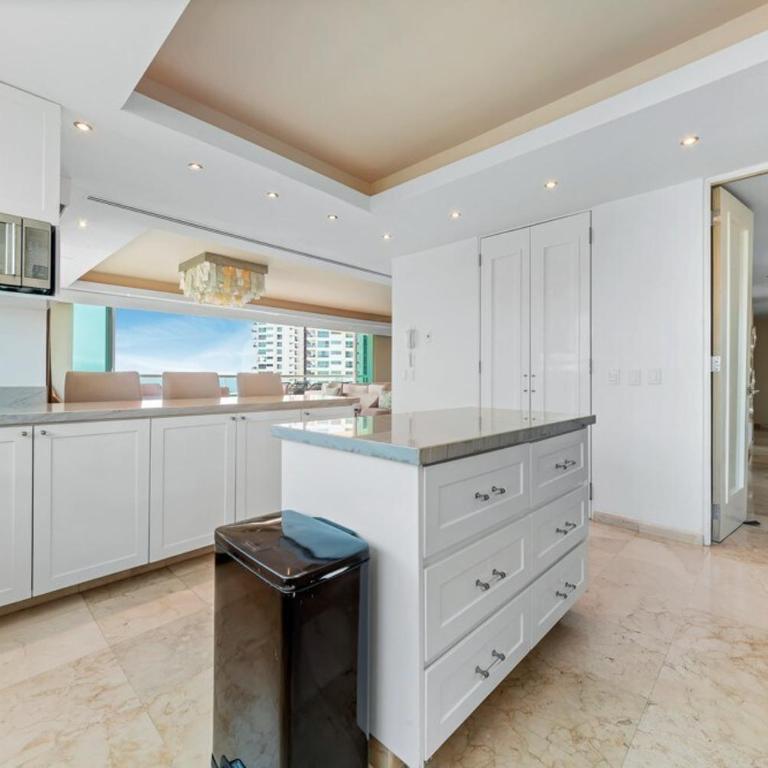 Luxury Oceanfront 4BR Condo - Pool - Ocean View - Casa - 83