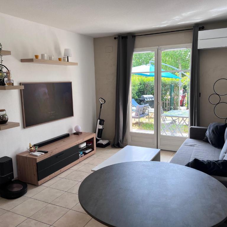 Appartement T2 avec jardin privé, piscine et barbecue - Appartement 1 Chambre - 17