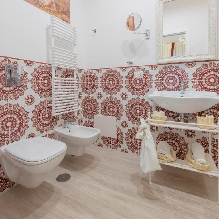 Aurum Pompei Suites - Camera King con Balcone - 7
