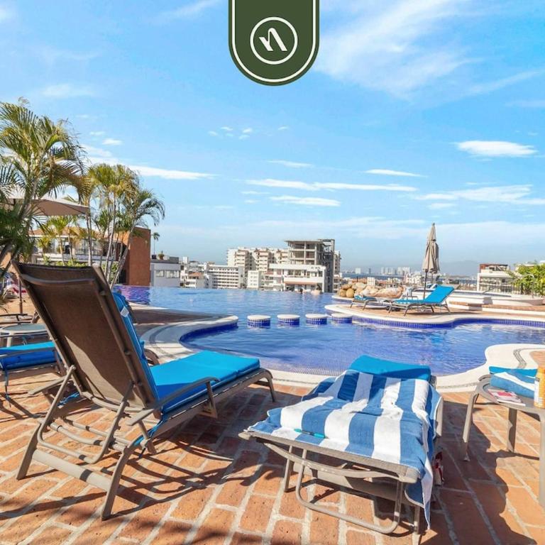 Stylish 2 BR Condo in Romantic Zone - Rooftop Pool - Vacation Home - 4
