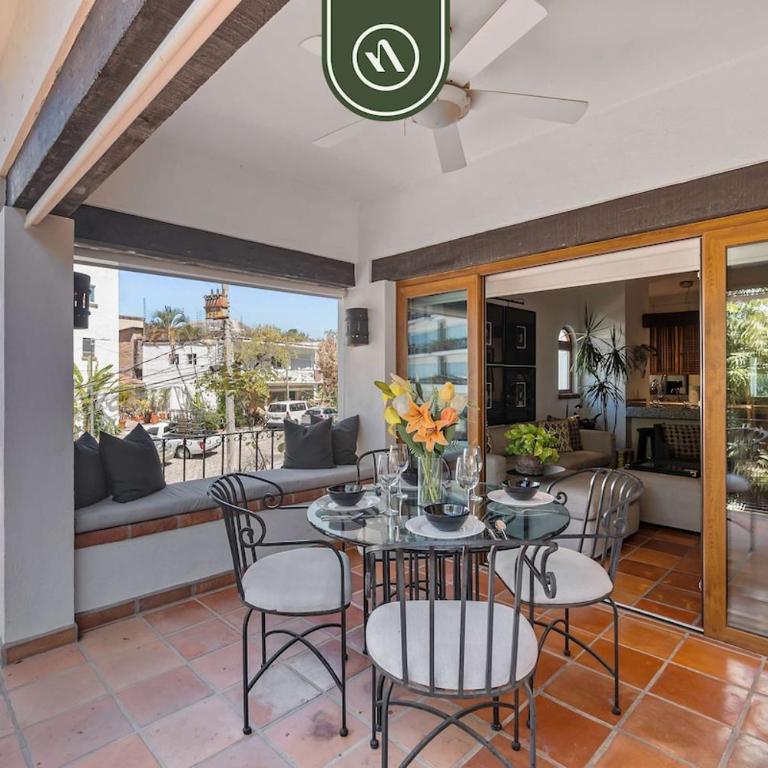 Stylish 2 BR Condo in Romantic Zone - Rooftop Pool - Vacation Home - 5