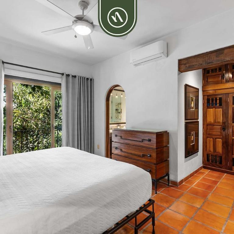 Stylish 2 BR Condo in Romantic Zone - Rooftop Pool - Vacation Home - 12