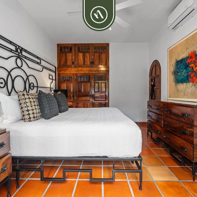 Stylish 2 BR Condo in Romantic Zone - Rooftop Pool - Vacation Home - 15