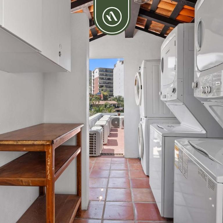 Stylish 2 BR Condo in Romantic Zone - Rooftop Pool - Vacation Home - 32