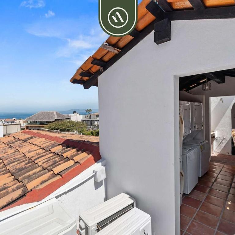 Stylish 2 BR Condo in Romantic Zone - Rooftop Pool - Vacation Home - 33