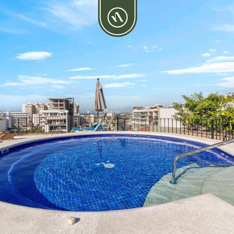 Stylish 2 BR Condo in Romantic Zone - Rooftop Pool - Vacation Home - 34