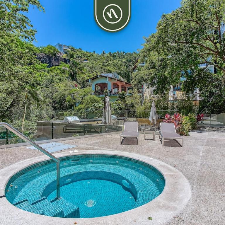 Luxury 2 BR Condo in the Jungle - Oceanview Pool - Vacation Home - 4