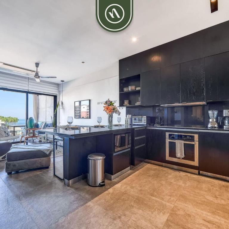 Oceanview Condo with Amazing Rooftop Pool - Gym - Vacation Home - 8