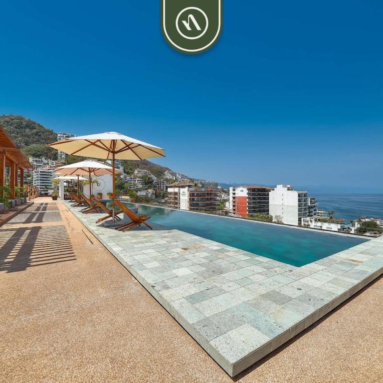 Oceanview Condo with Amazing Rooftop Pool - Gym - Vacation Home - 39