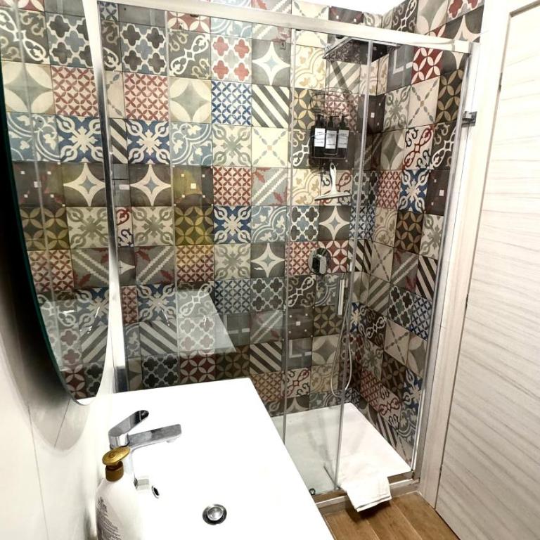 Trastevere Welcome Home Deluxe 3 - Camera Matrimoniale con Bagno Privato - 7