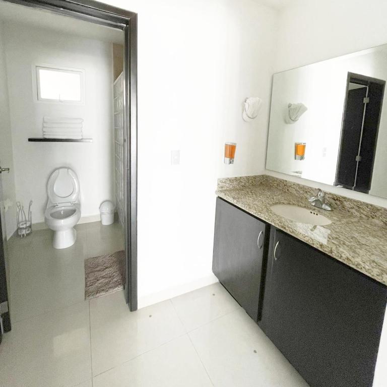 Departamento Isla Marina Mazatlán con alberca - Two-Bedroom Apartment - 3