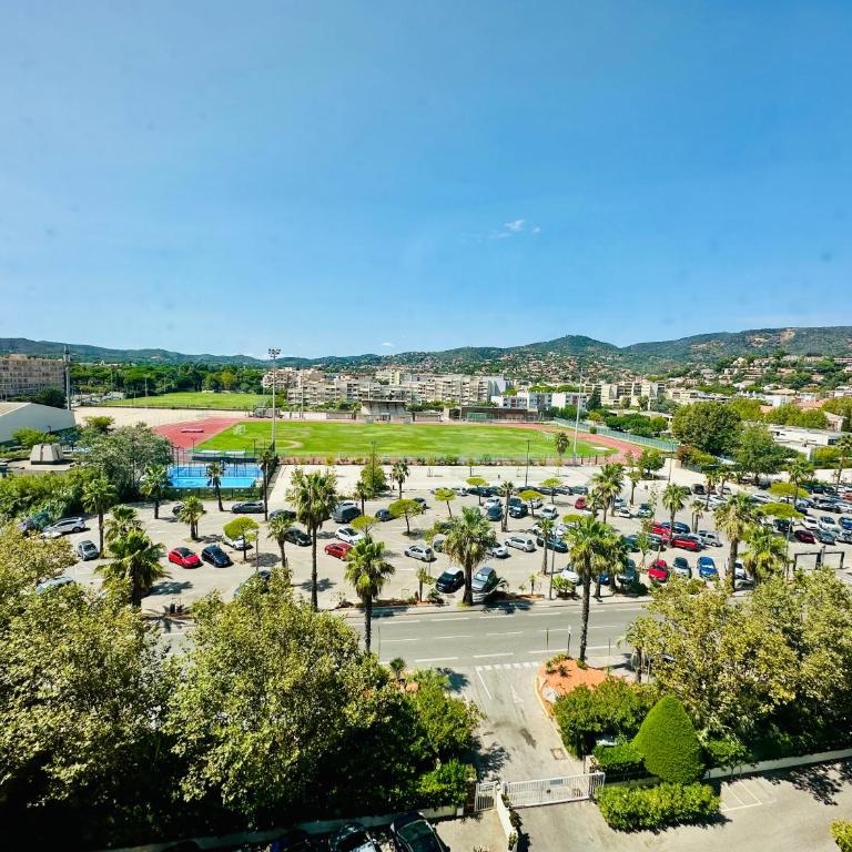 Studio Cabine climatisé avec parking Vue Panoramique Stade Marché - Appartamento con 1 Camera da Letto - 8
