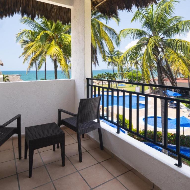Grand Decameron Complex Bucerias, A Trademark All-Inclusive Resort - Habitación con cama extragrande y vistas al mar - 4