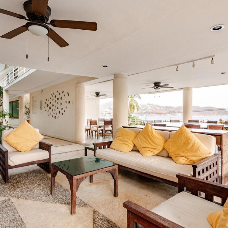 Private villa, 6 bedrooms, 2 pools with views - Villa - 74