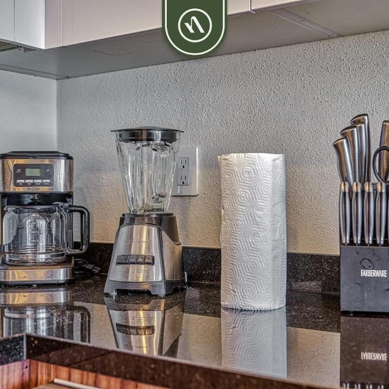 2BR Condo with Private Balcony - Padel Court - Casa - 26