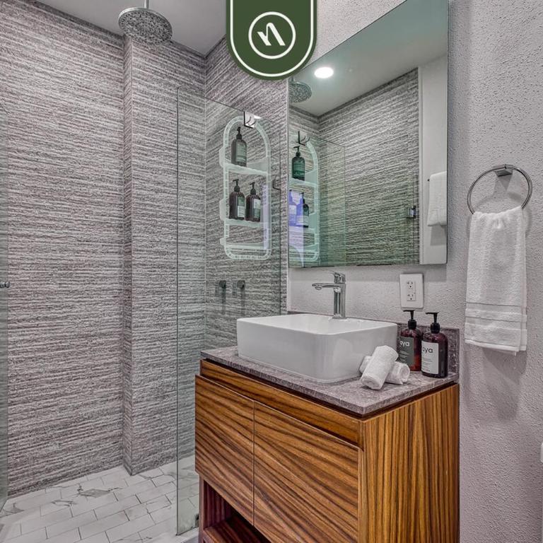 2BR Condo with Private Balcony - Padel Court - Casa - 29