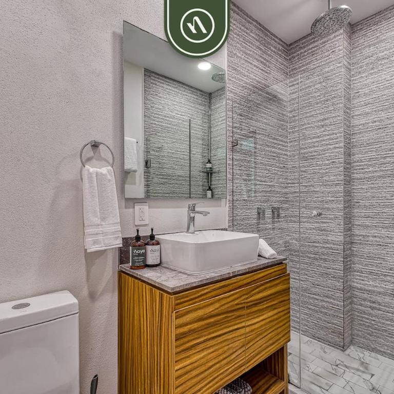2BR Condo with Private Balcony - Padel Court - Casa - 31