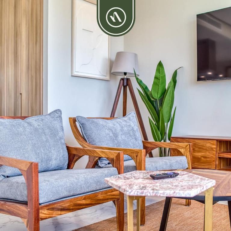 Luxury 3 BR Condo - Beach Access 1 Block Away - Casa - 24