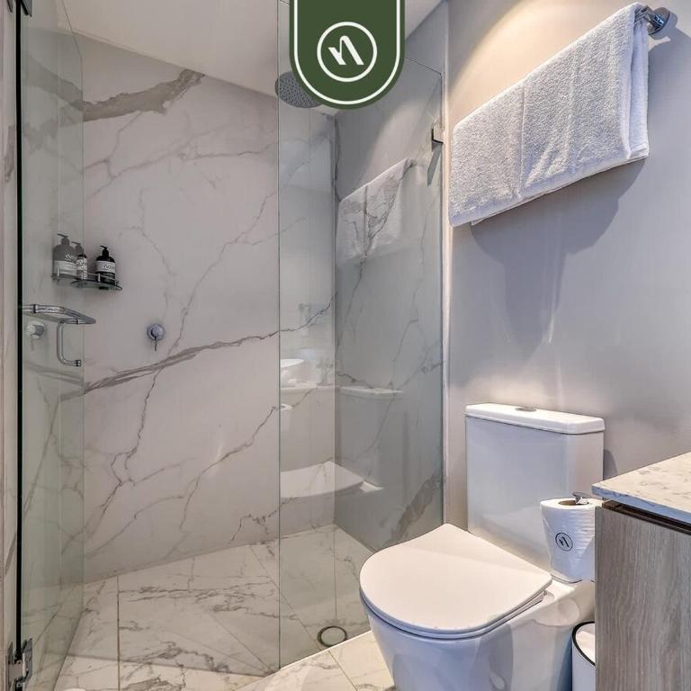 Luxury 3 BR Condo - Beach Access 1 Block Away - Casa - 37