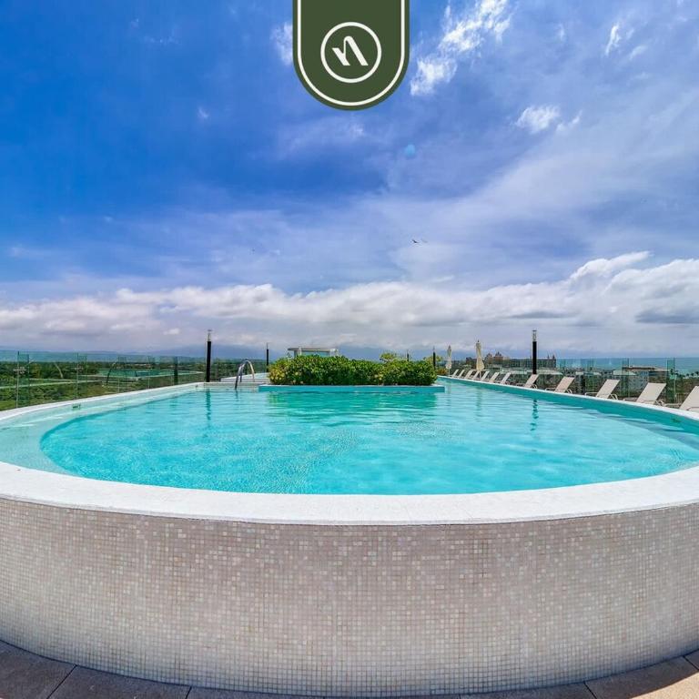 Luxury 3 BR Condo - Beach Access 1 Block Away - Casa - 38