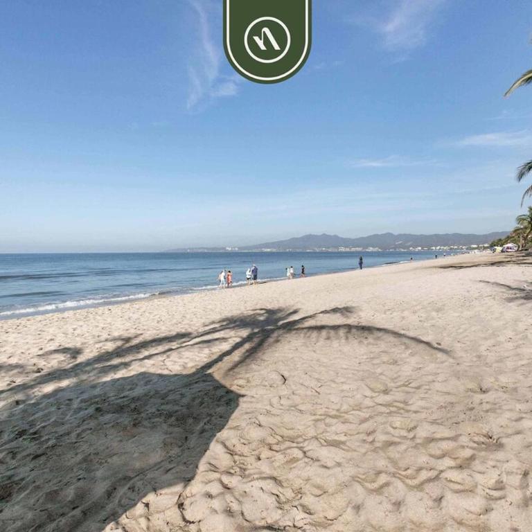 Luxury 3 BR Condo - Beach Access 1 Block Away - Casa - 43