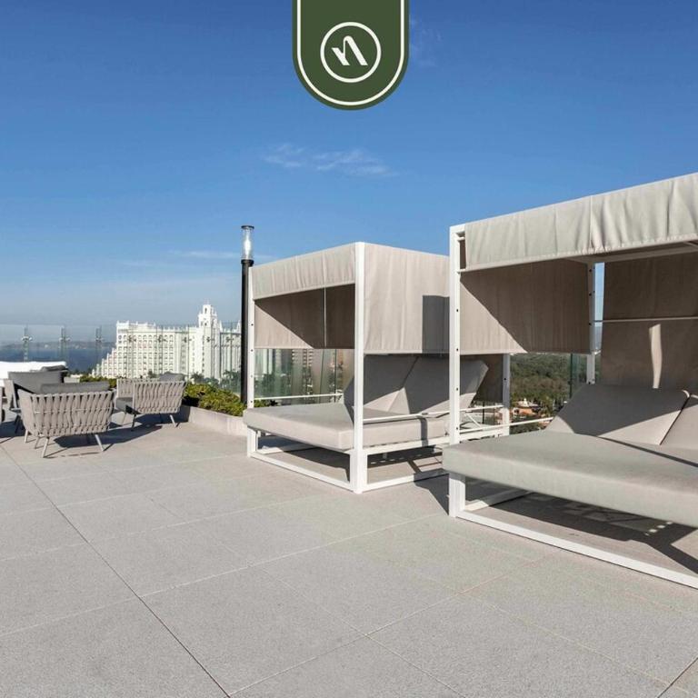 Luxury 3 BR Condo - Beach Access 1 Block Away - Casa - 46
