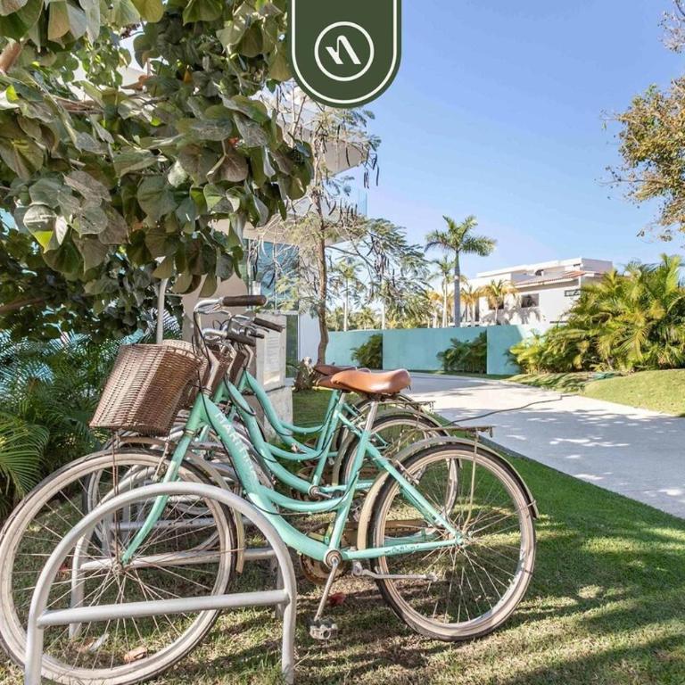 Luxury 3 BR Condo - Beach Access 1 Block Away - Casa - 61