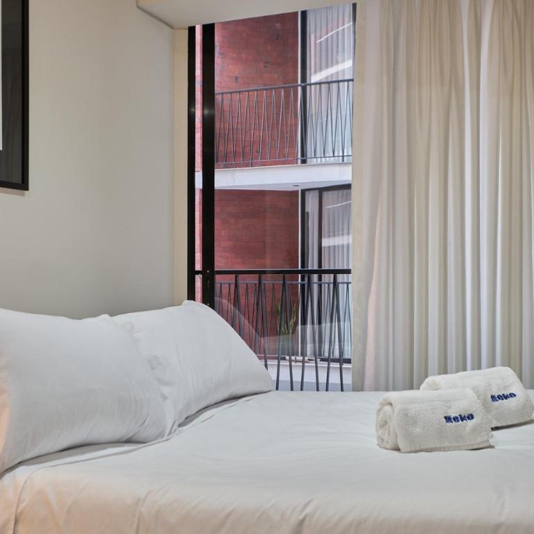 Costa Verde Contemporary Stays by Geko - Two-Bedroom Apartment with Garden View - 15