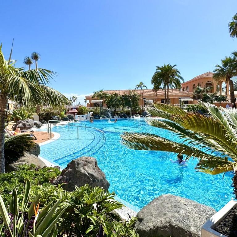 Heated Pool Royal Gardens by Deihu Experiences - Apartamento Deluxe de 1 dormitorio con vistas al jardín - 1