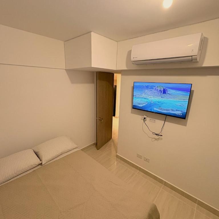 Charming Apartment Close to the Beach - Two-Bedroom Apartment - 14