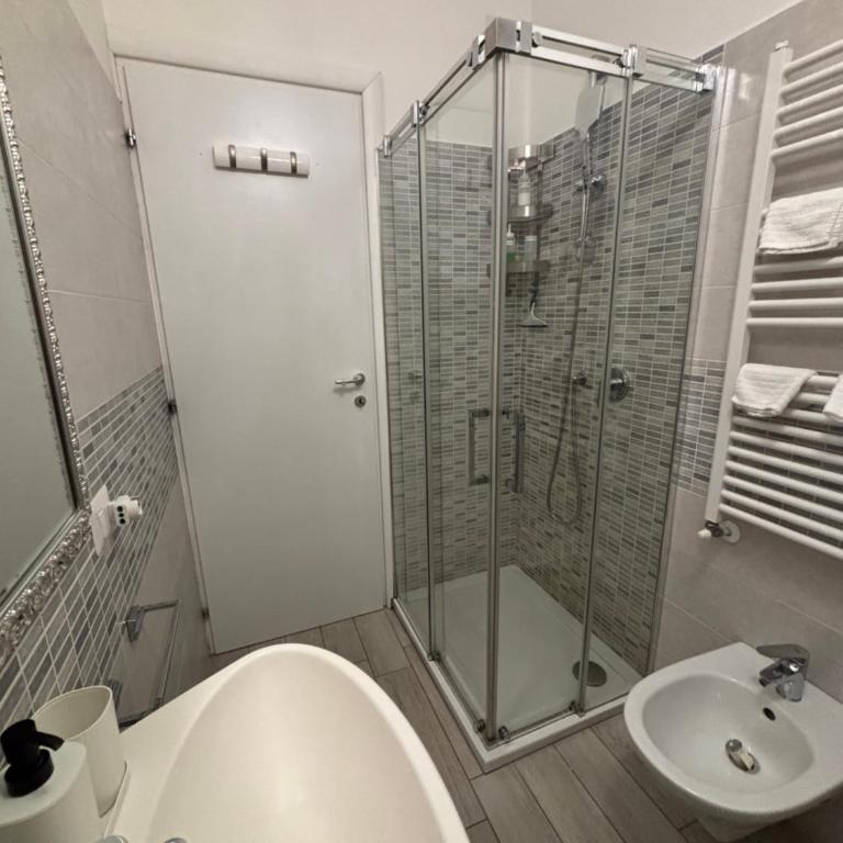 Como Hub Apartment - Appartamento con 2 Camere da Letto - 5