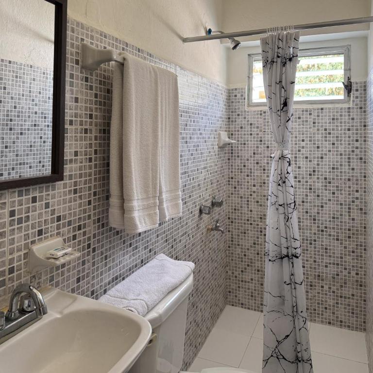 Nuevo Paris Hotel - Twin Room - 9