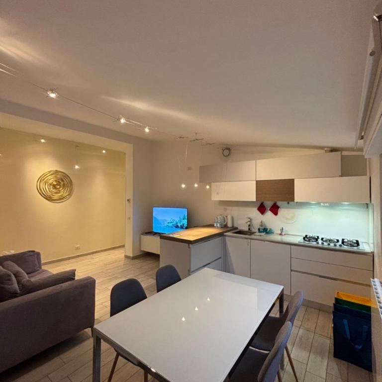 Como Hub Apartment - Appartamento con 2 Camere da Letto - 7