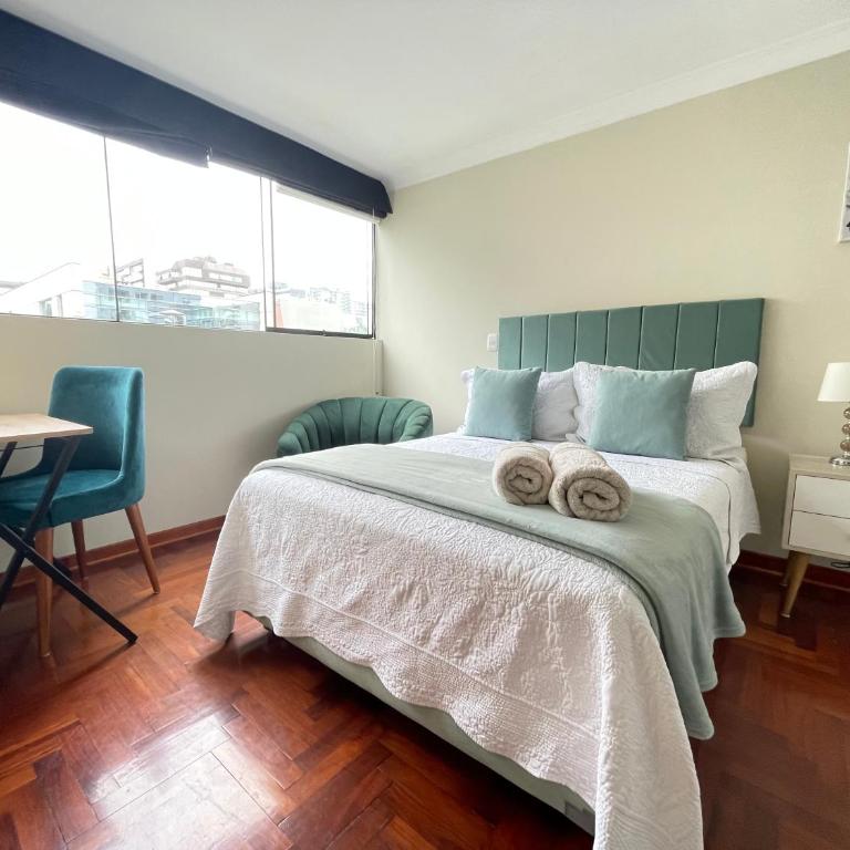 Galvez 3 Dormitorios by Casa Miraflores - Wifi Washer Hot Water - Three-Bedroom Apartment with Balcony - 4