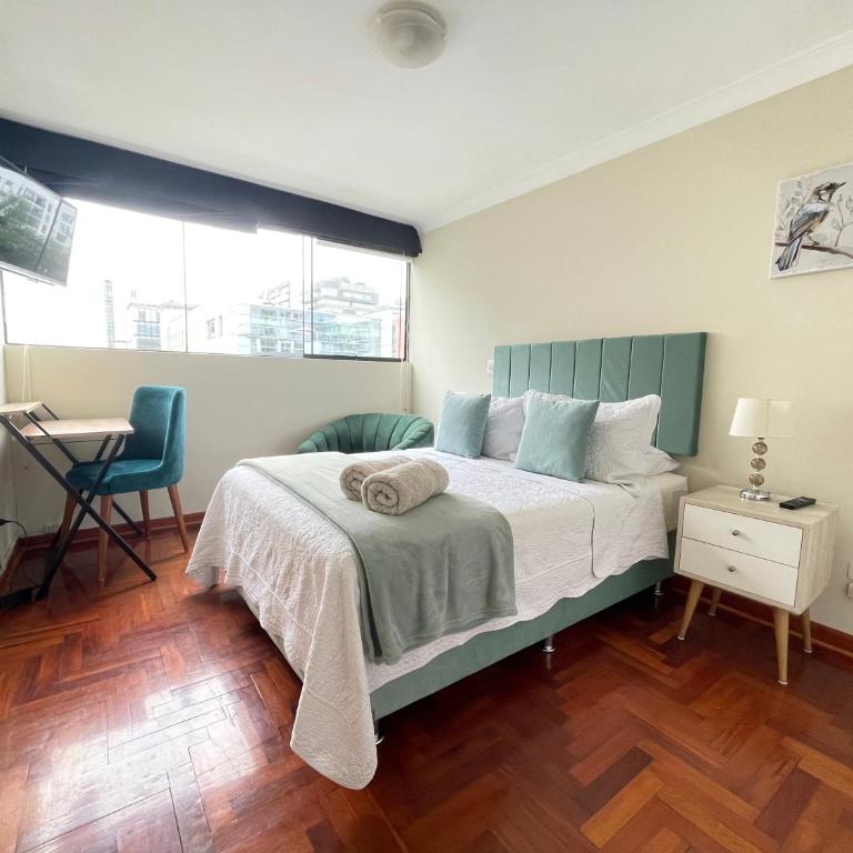 Galvez 3 Dormitorios by Casa Miraflores - Wifi Washer Hot Water - Three-Bedroom Apartment with Balcony - 6
