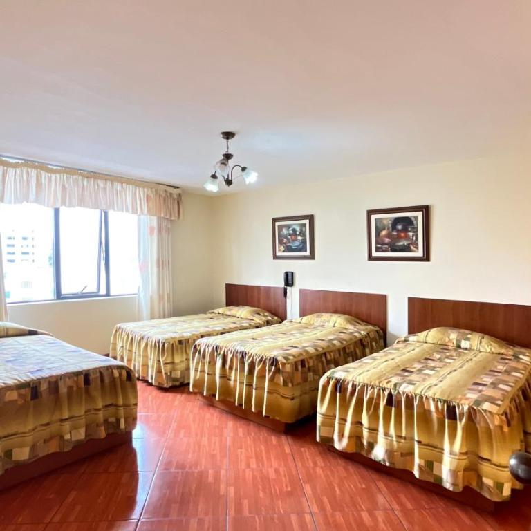 Hotel Nirvana Miraflores - Classic Quadruple Room - 2