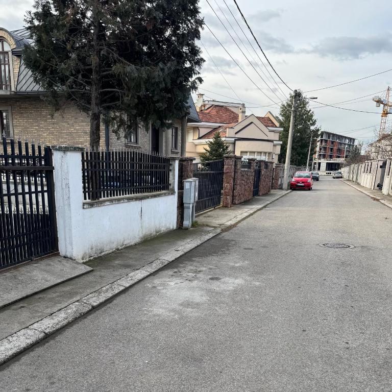 Rooms Jajinci - Dvokrevetna Soba sa Bračnim Krevetom i Sopstvenim Kupatilom - 10