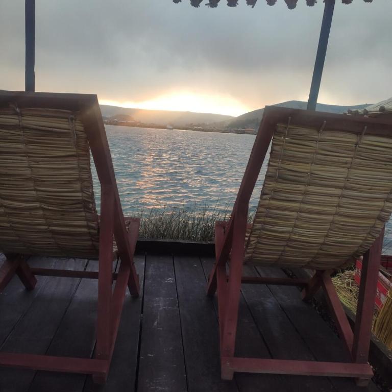 Sunset view of the house in Puno, Peru, Lake Titicaca - Two-Bedroom House - 6