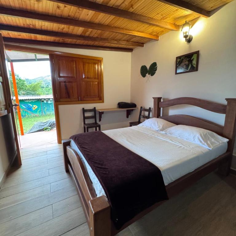 Kumanday Lodge - Deluxe Room - 11