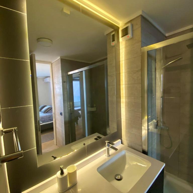 Lujoso departamento en Estoril, Las Condes - One-Bedroom Apartment - 3