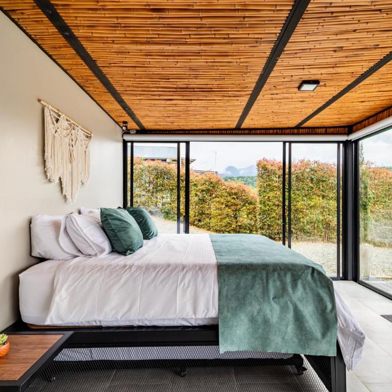 Boskoso Forest Retreat Jacuzzi & Waterfall - Superior Chalet - 8