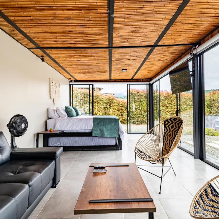 Boskoso Forest Retreat Jacuzzi & Waterfall - Superior Chalet - 37