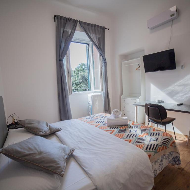 Cosmo GuestHouse - Camera Matrimoniale con Bagno Privato - 35