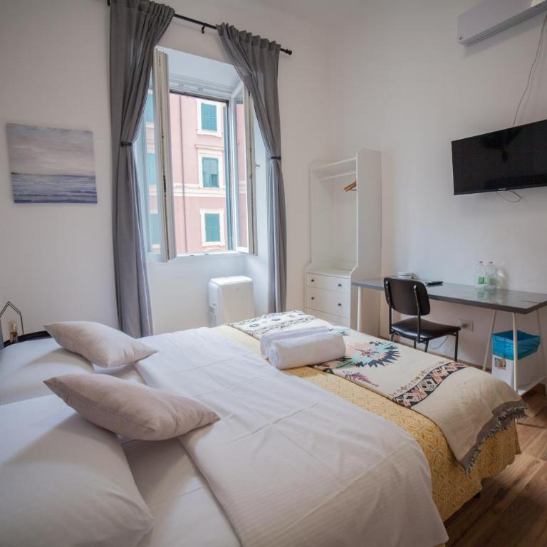 Cosmo GuestHouse - Camera Matrimoniale con Bagno Privato - 37