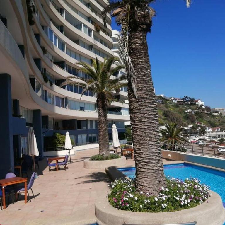 Hermoso departamento frente al mar - Three-Bedroom Apartment - 11