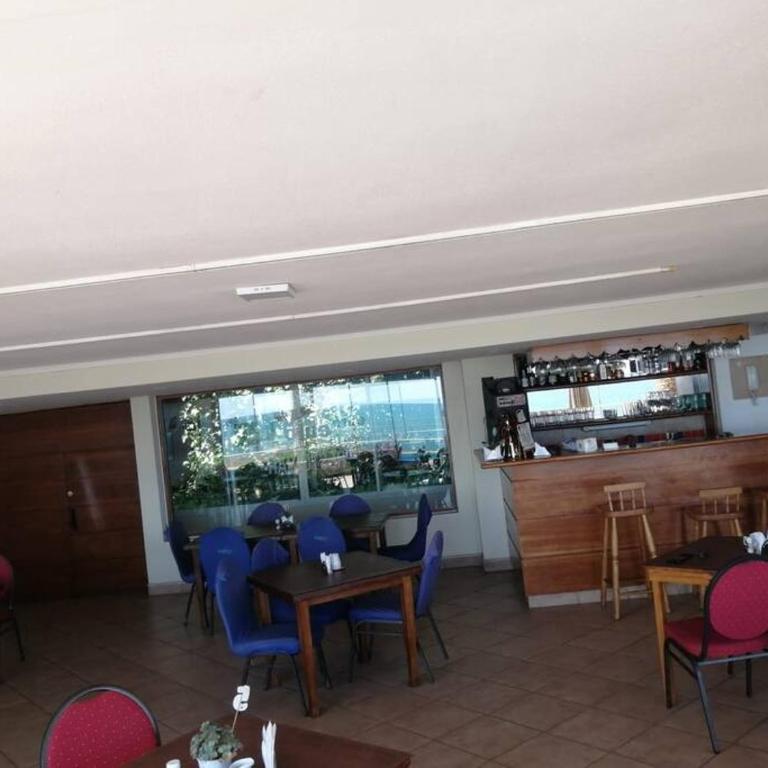 Hermoso departamento frente al mar - Three-Bedroom Apartment - 15