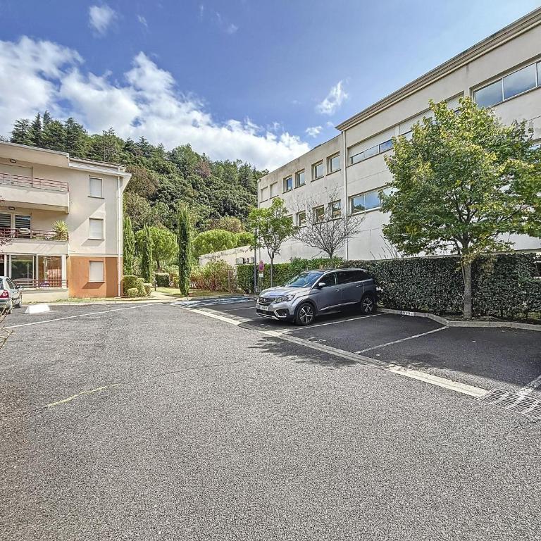 Confort F2 avec Terrasse et Animaux Acceptés - FR-1-451-224 - Appartement 1 Chambre - 20