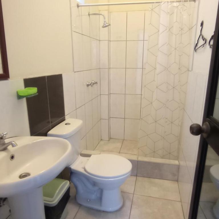 CHANCAY- 1er PISO DEPARTAMENTO - Three-Bedroom Apartment - 12