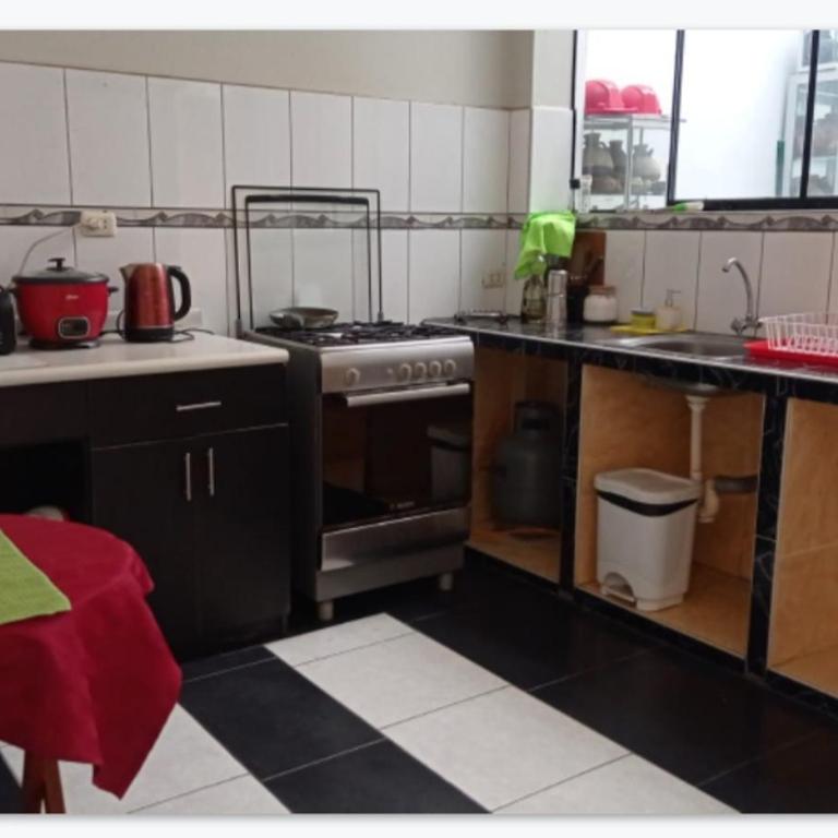 CHANCAY- 1er PISO DEPARTAMENTO - Three-Bedroom Apartment - 21